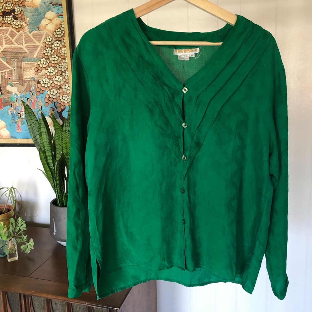 Vintage emerald green silk blouse 🐉